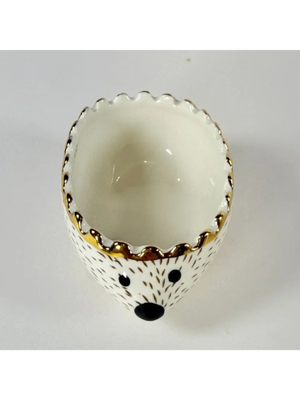 Signature Hedgehog Shaped Nested Bowls 4 Pieces Measuring Cups White Gold